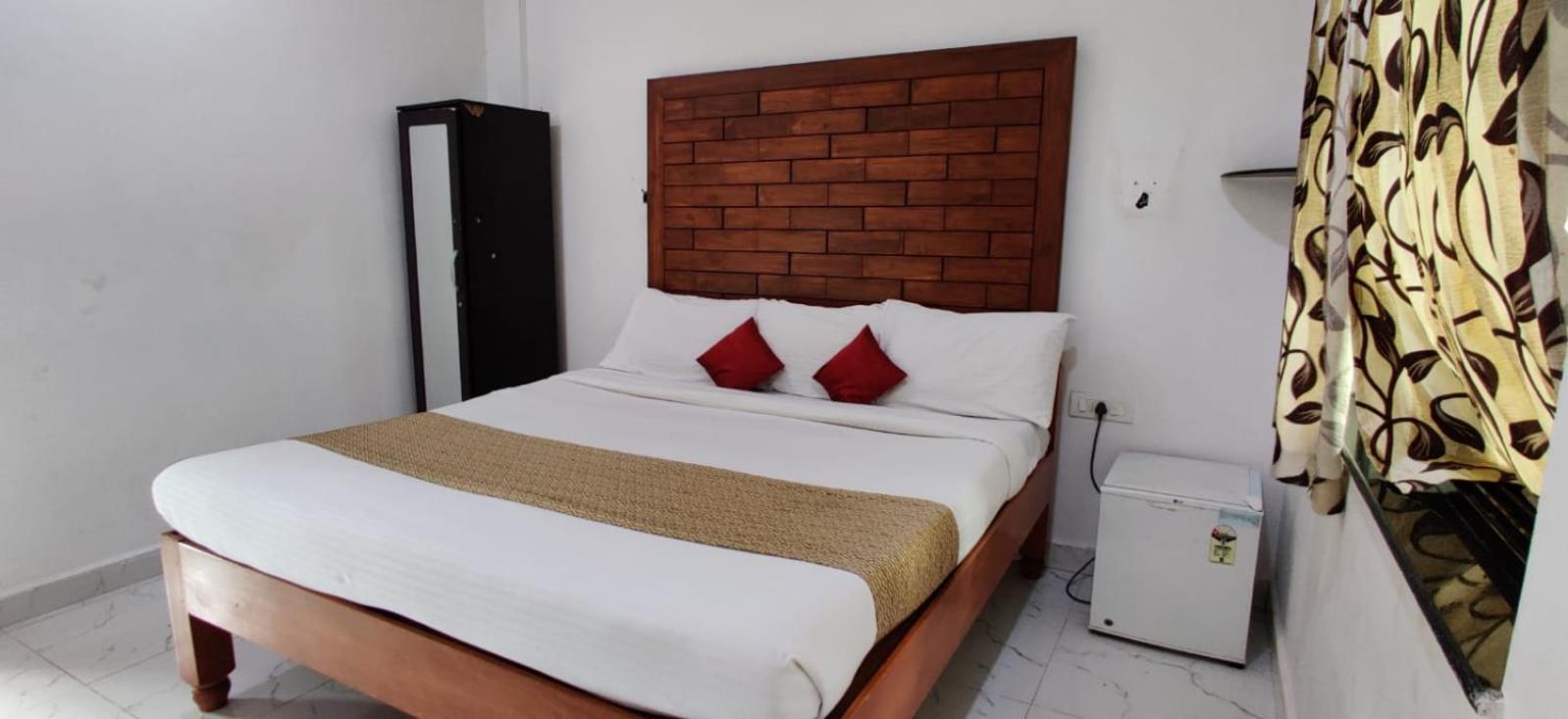 Hotel Mj Beach Resort Baga Exteriör bild