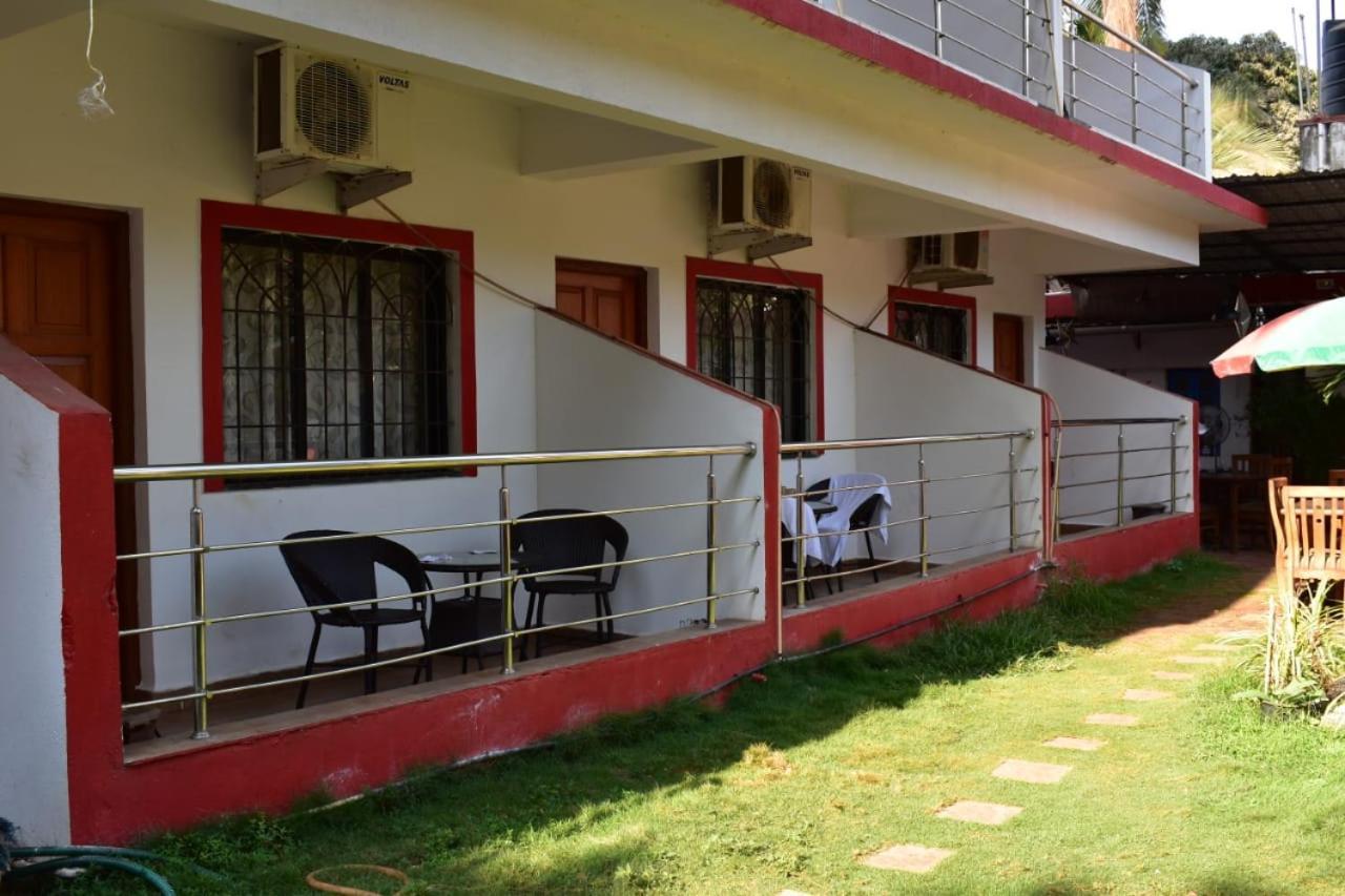 Hotel Mj Beach Resort Baga Exteriör bild