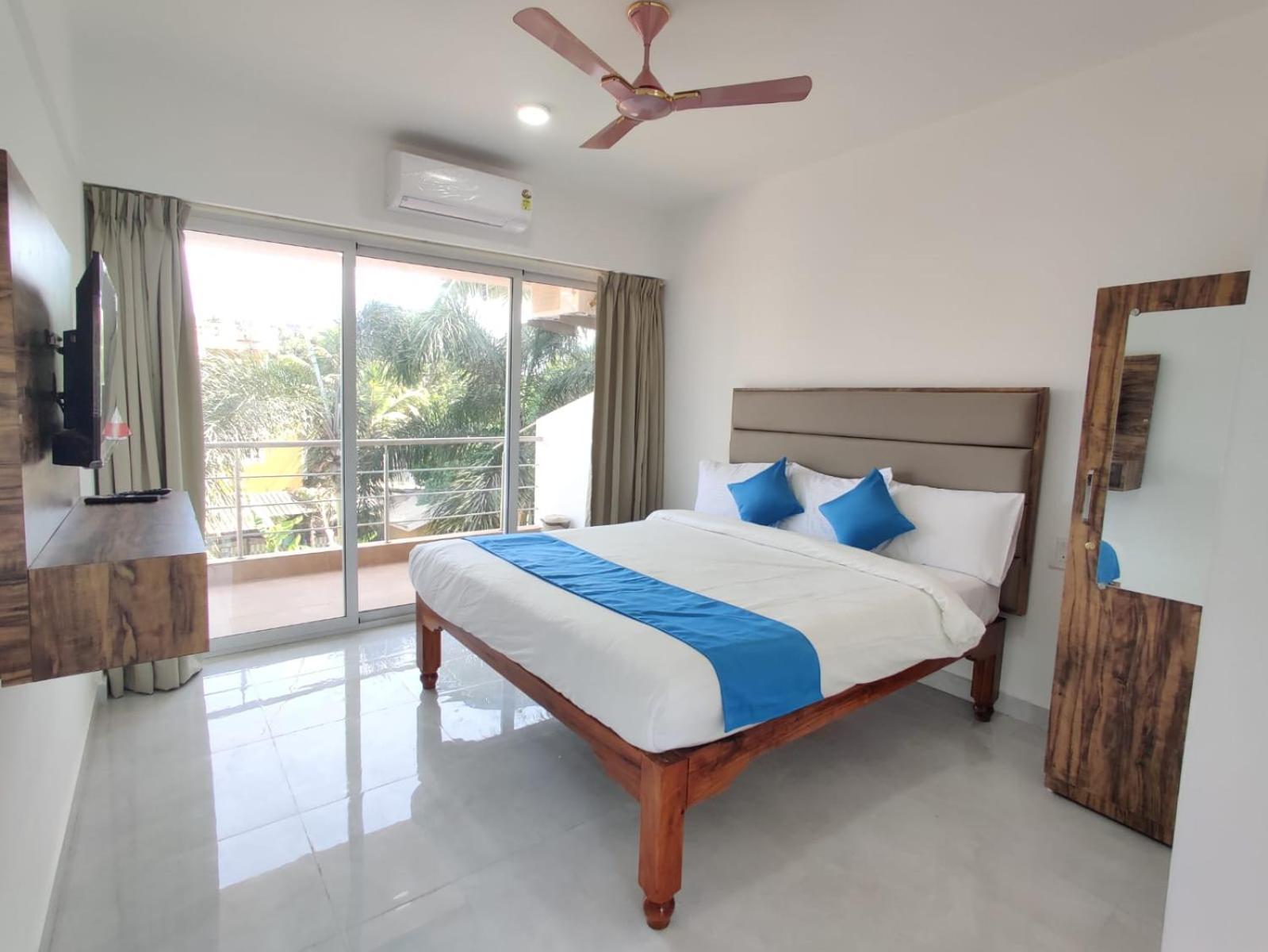 Hotel Mj Beach Resort Baga Exteriör bild