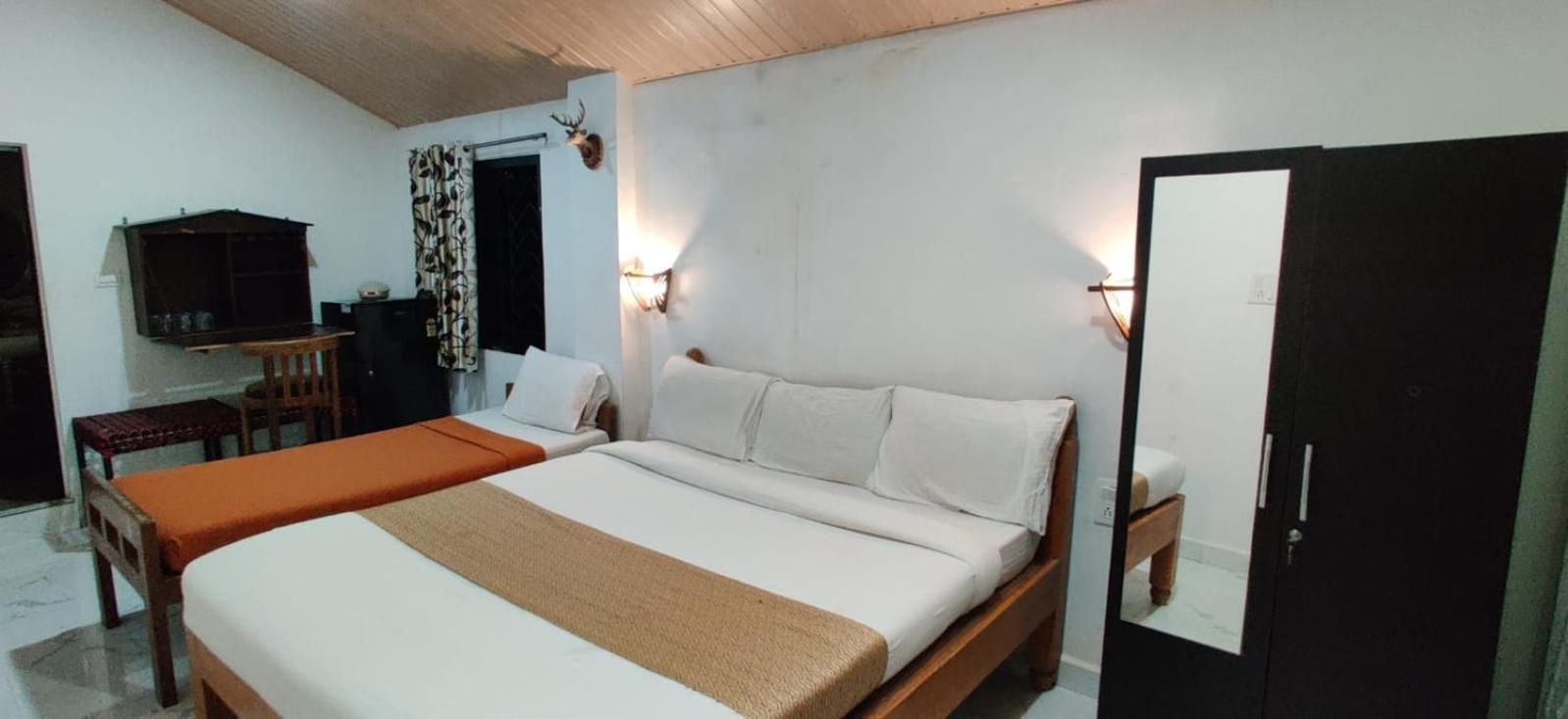 Hotel Mj Beach Resort Baga Exteriör bild