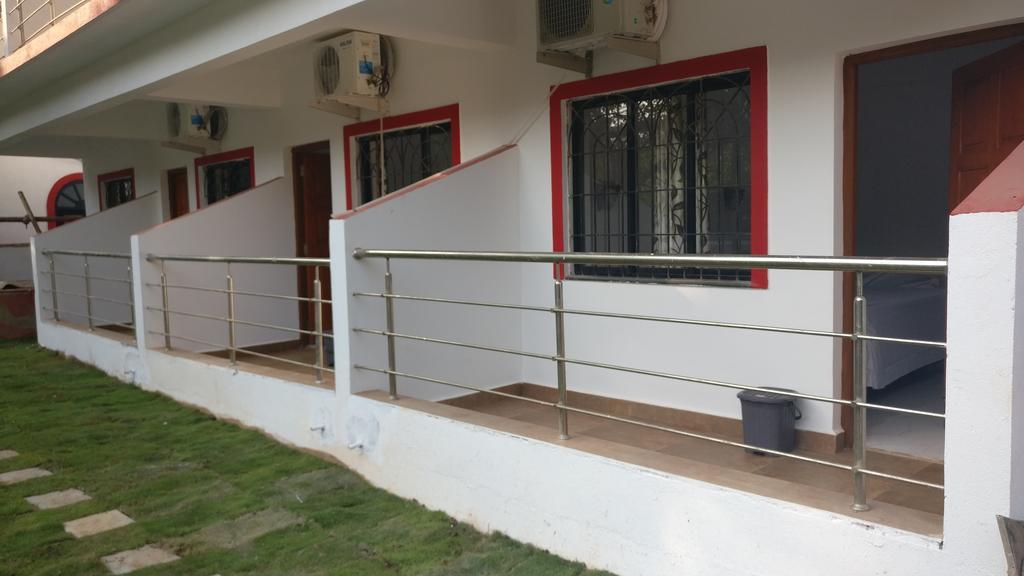 Hotel Mj Beach Resort Baga Exteriör bild