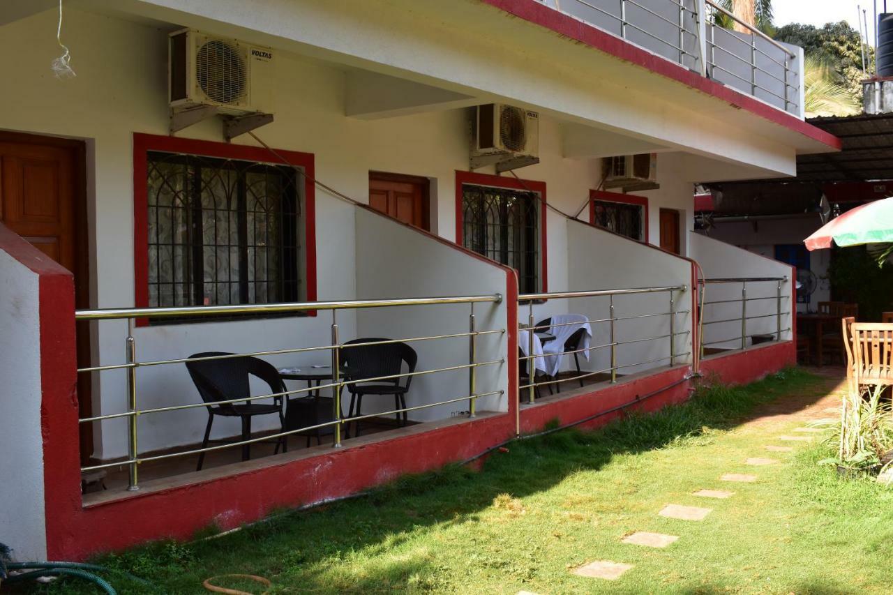 Hotel Mj Beach Resort Baga Exteriör bild