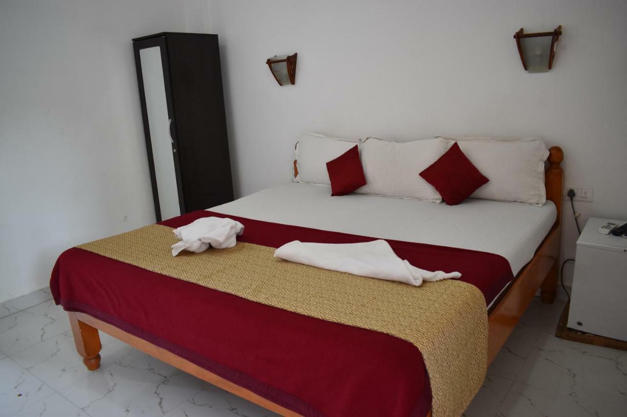 Hotel Mj Beach Resort Baga Exteriör bild