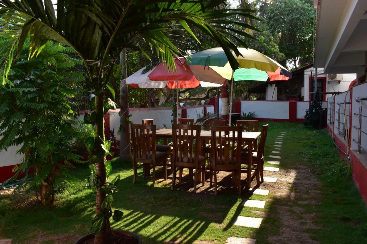 Hotel Mj Beach Resort Baga Exteriör bild