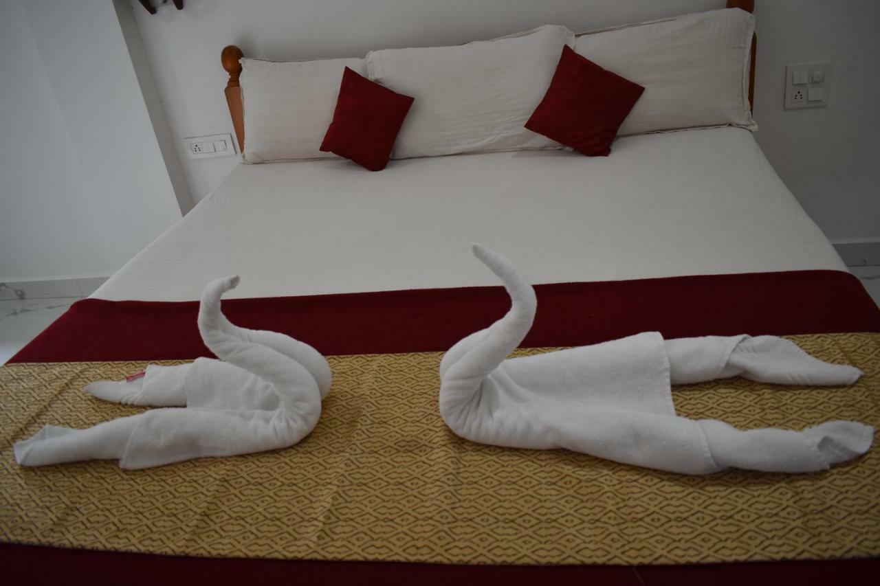 Hotel Mj Beach Resort Baga Exteriör bild